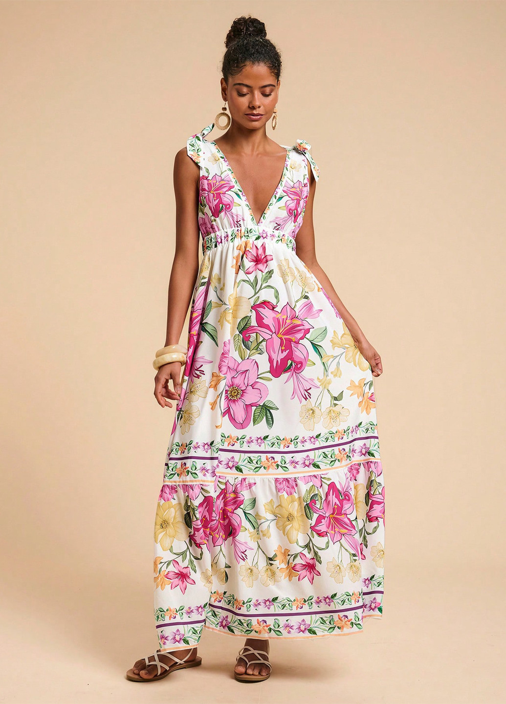 Белое кэжуал платье с открытой спиной SHEIN с цветочным принтом