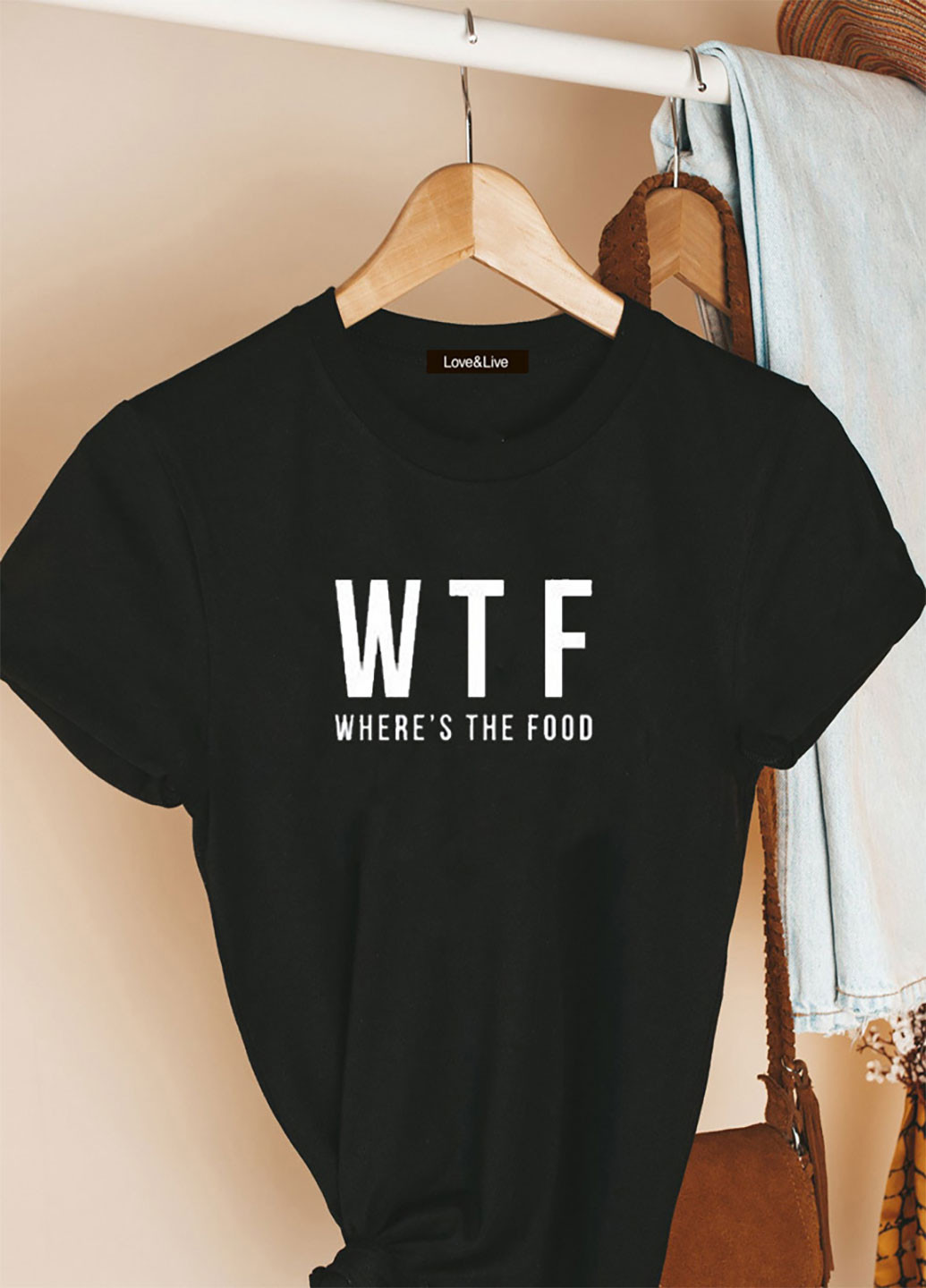 Черная всесезон футболка черная where's the food Love&Live