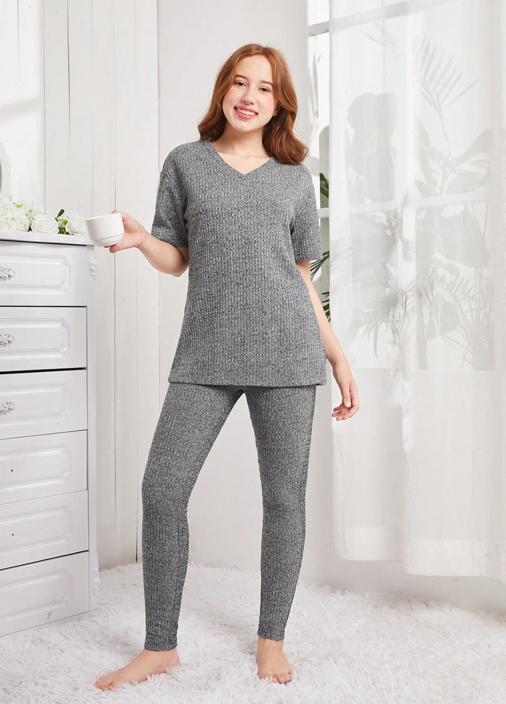 Серая всесезон пижама (футболка, леггинсы) SHEIN