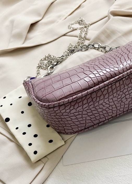 Женская маленькая сумочка кросс-боди багет на цепочке рептилия фиолетовая NoName (251204077)