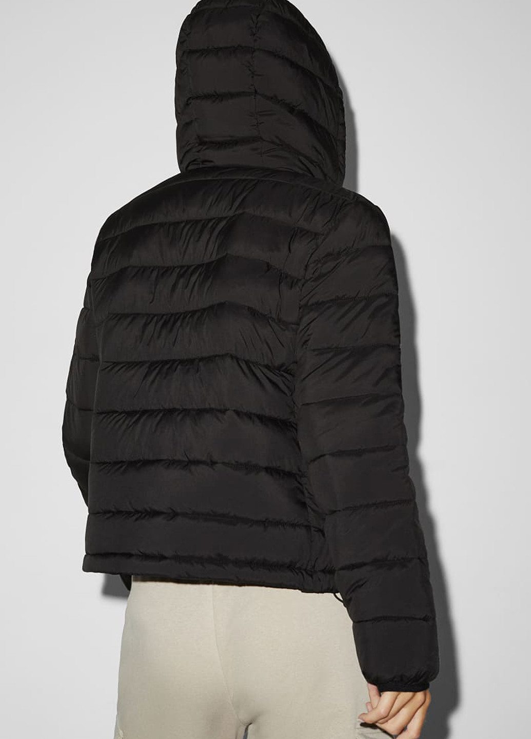 Черная демисезонная куртка C&A