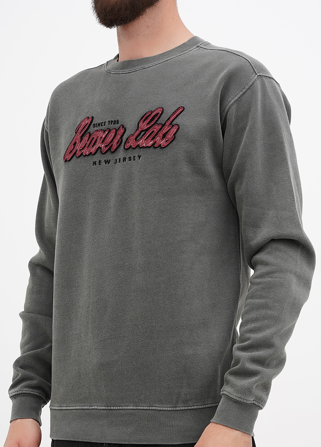 Сіро-зелений світшот Blue 84 однотонний вишивка, нашивки (311528519)