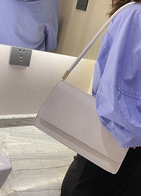 Женская классическая сумочка через плечо клатч на короткой ручке багет белая NoName (251204332)