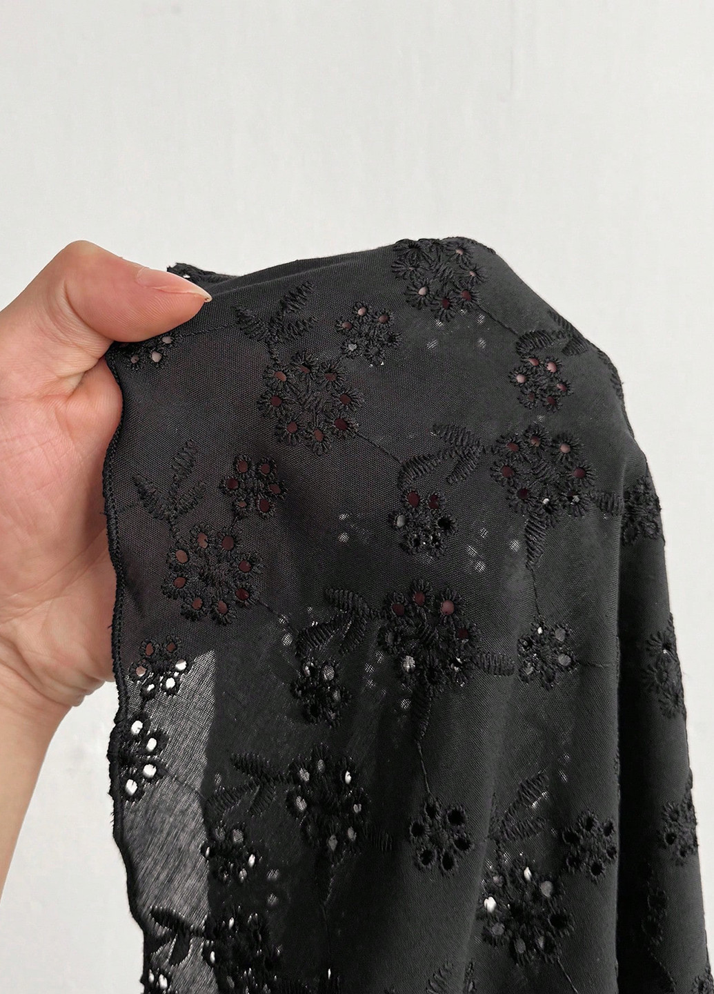 Черное коктейльное, вечернее платье с открытыми плечами, бэби долл SHEIN однотонное