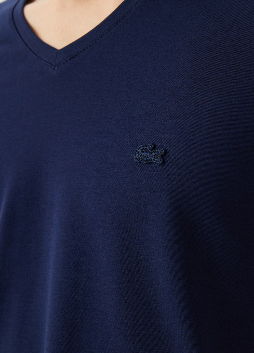 Темно-синяя футболка Lacoste