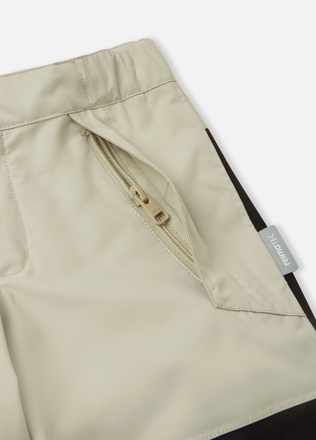 Серые демисезонные брюки Reima