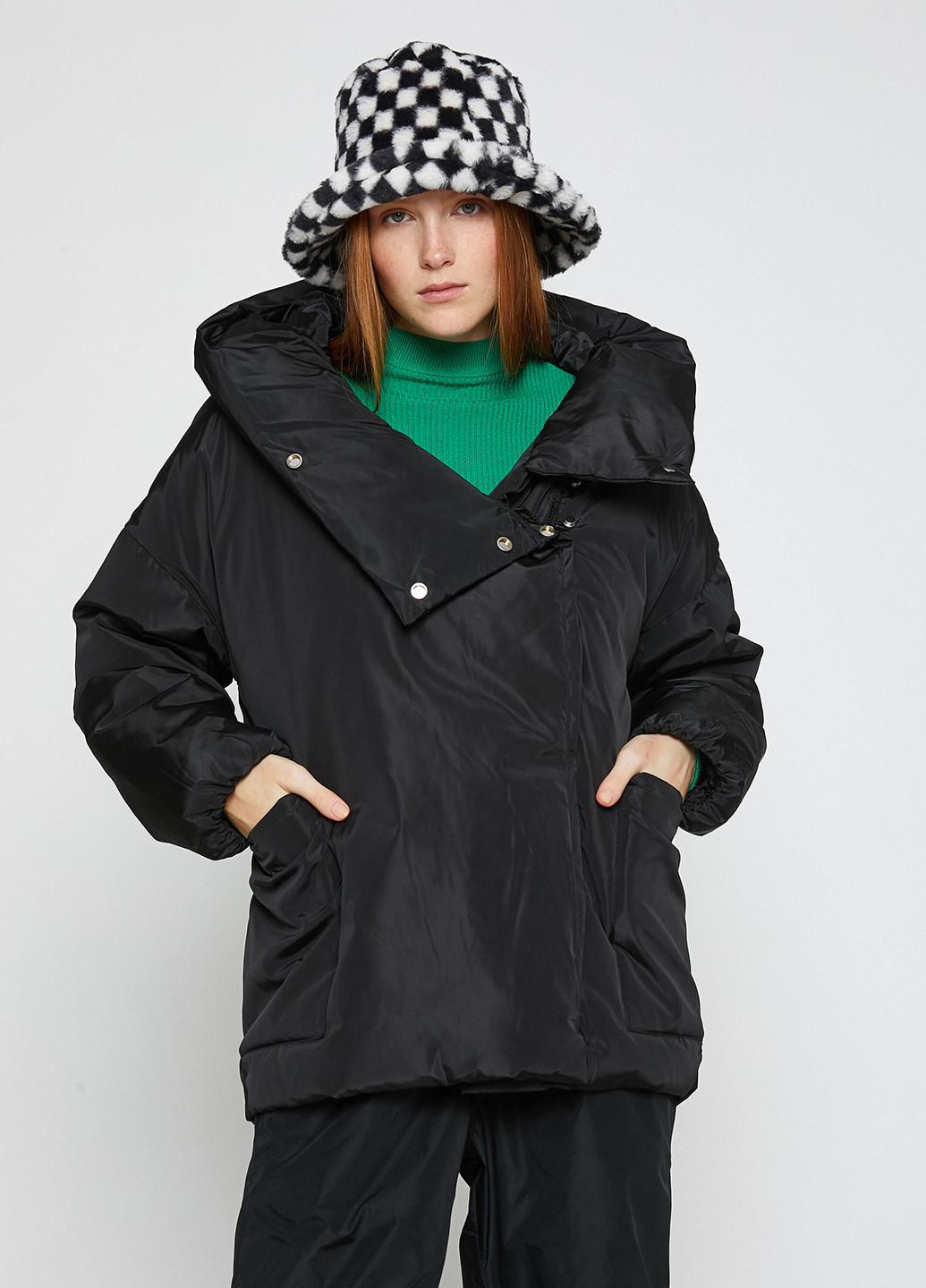 Чорна демісезонна куртка KOTON