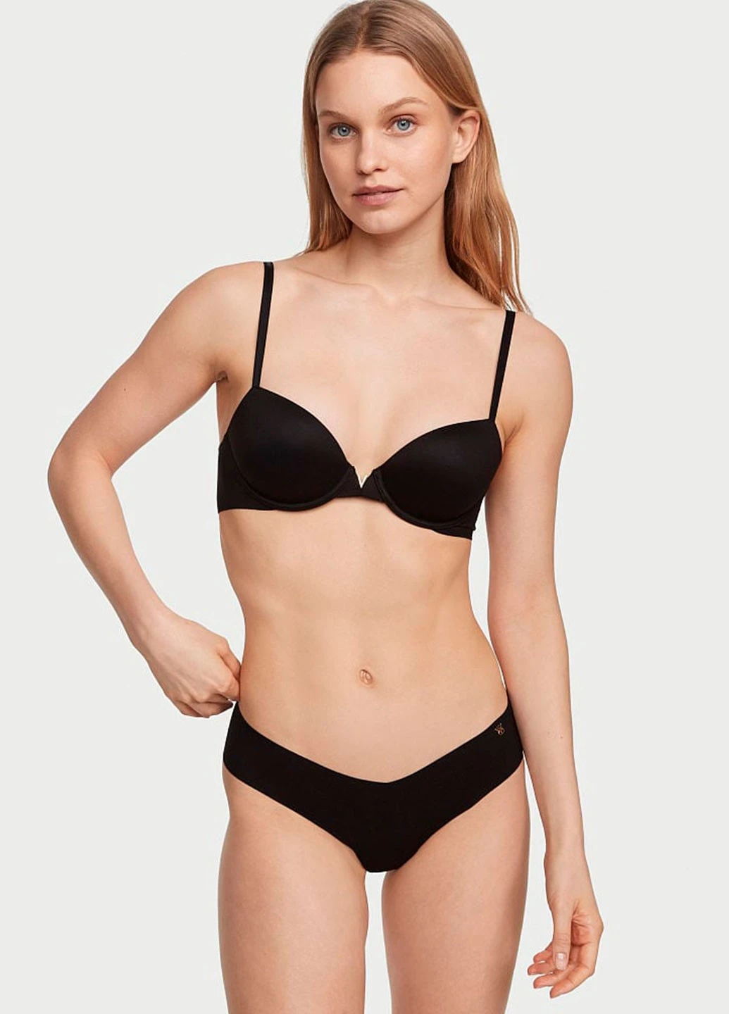 Безшовні трусики-стрінги No-Show Thong Panty Чорні Victoria's Secret (292733642)
