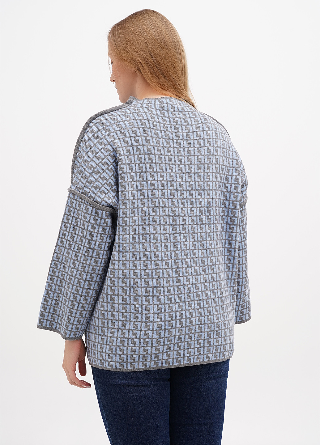 Серый демисезонный свитер Kiss Me