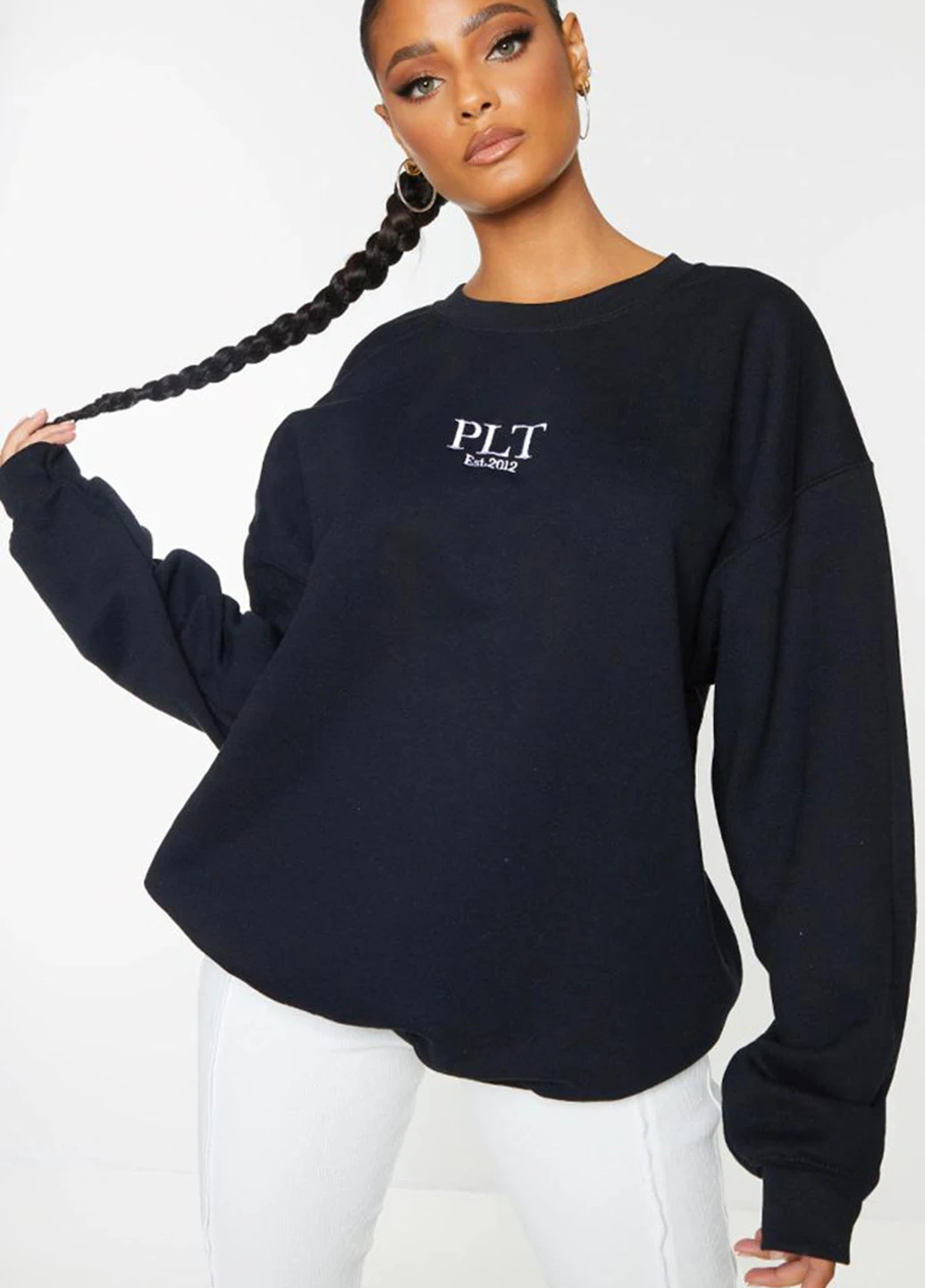Черный свитшот PrettyLittleThing однотонный вышивка (254799024)