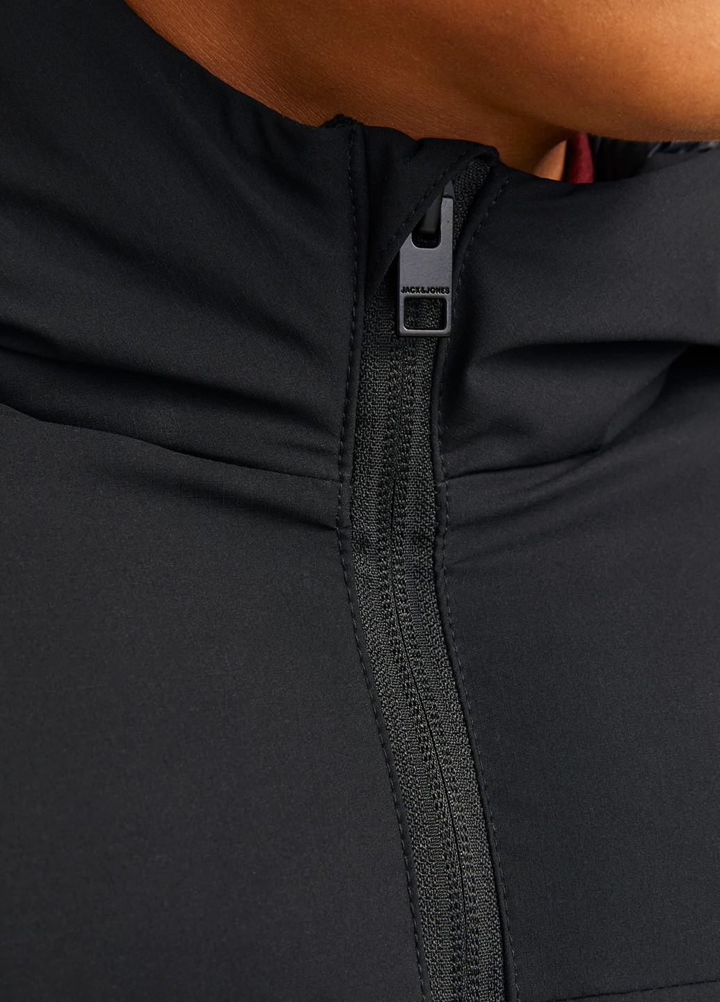 Чорна зимня куртка Jack & Jones