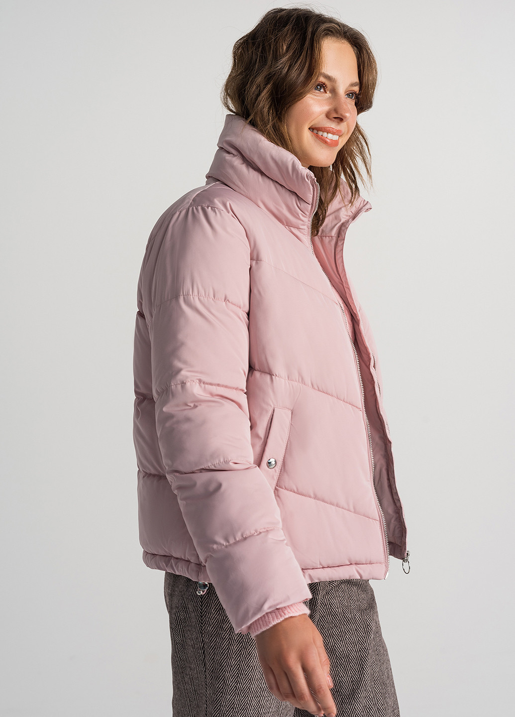 Светло-розовая демисезонная куртка befree