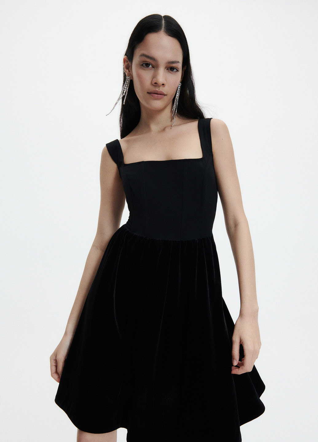 Черное кэжуал платье клеш Reserved однотонное