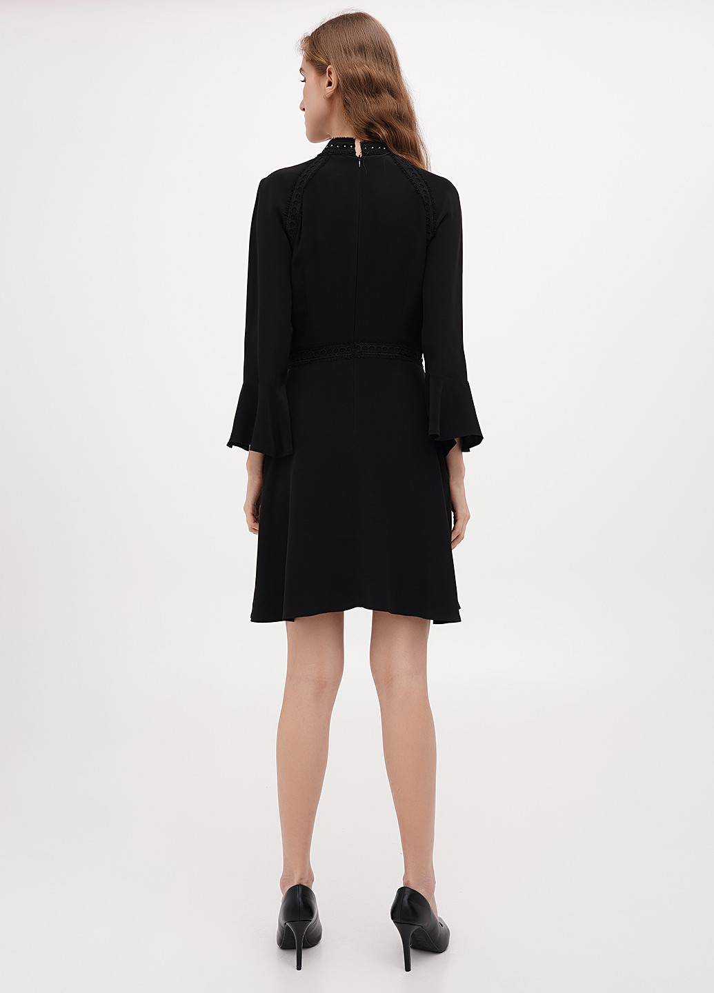 Черное кэжуал платье Sassofono однотонное