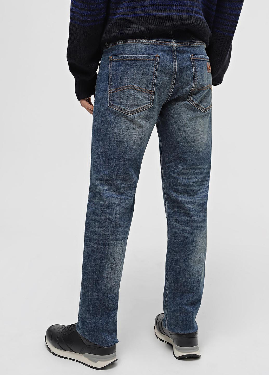 Синие демисезонные регюлар фит джинсы Armani Exchange