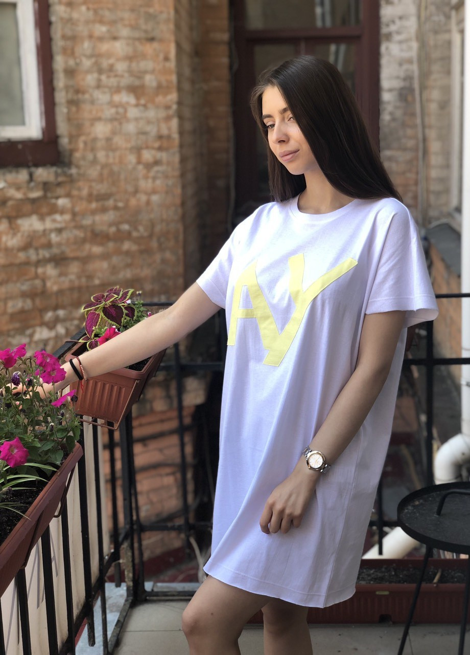 Белая летняя футболка Anna Yakovenko