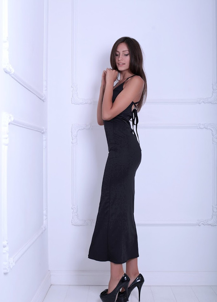 Чорна кежуал элегантное легкое платье с открытой спиной завязкой pamela черный Podium однотонна