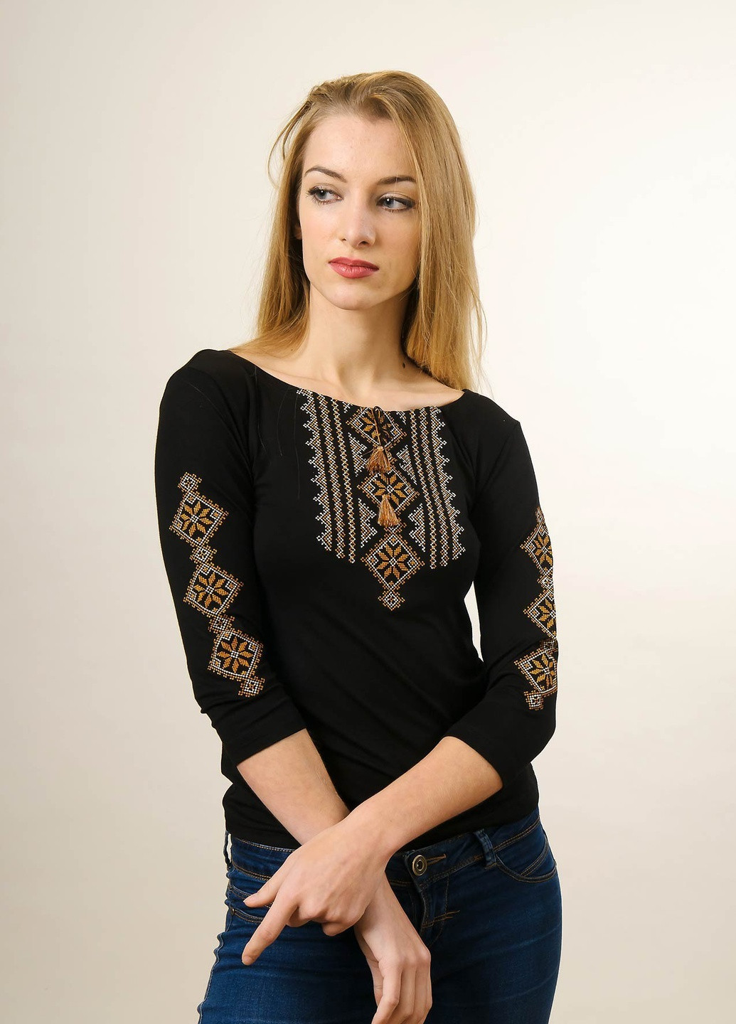 Женская вышитая футболка Гуцулка черная с коричневой вышивкой Melanika (250206184)