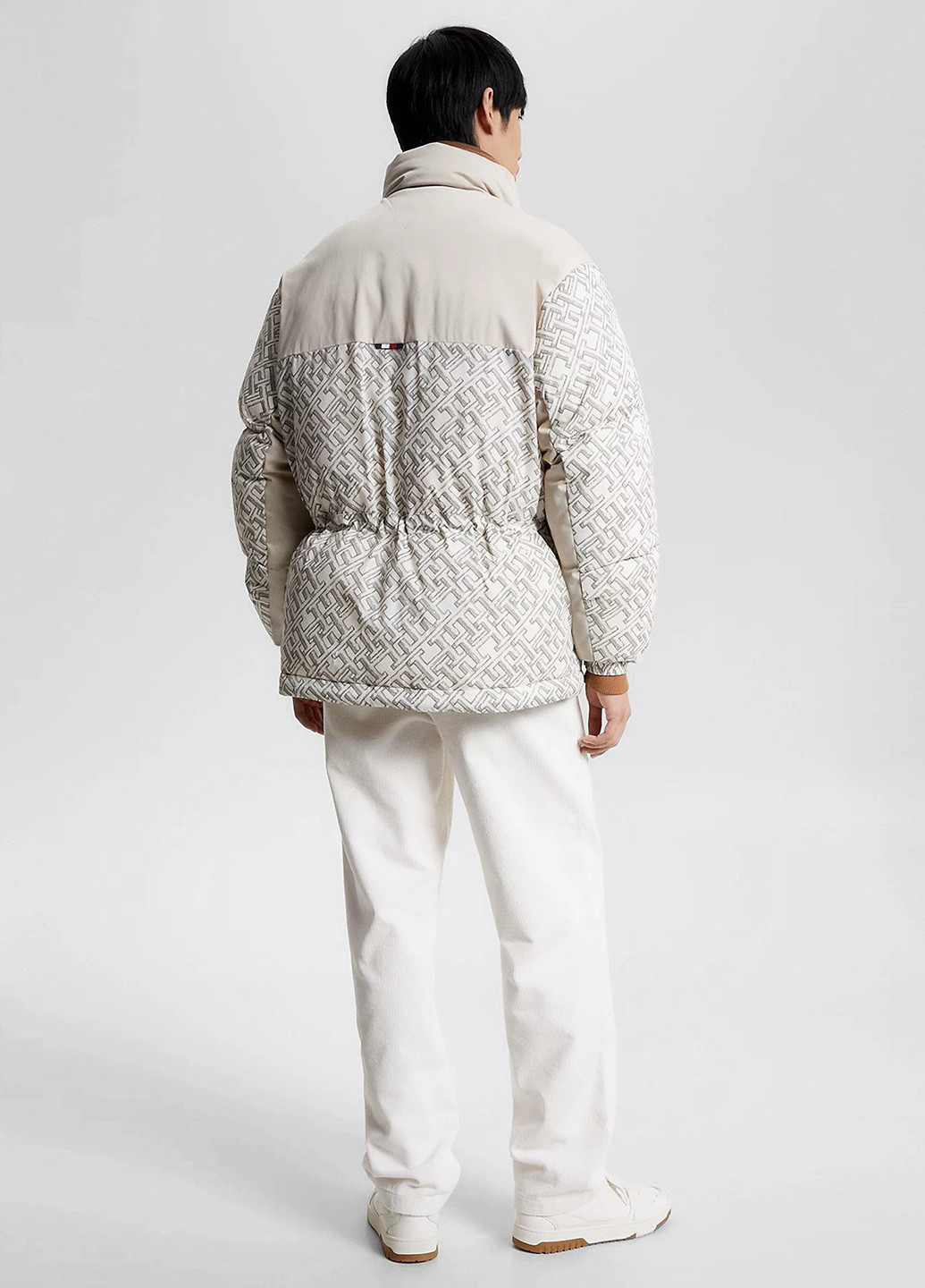 Молочная зимняя куртка Tommy Hilfiger