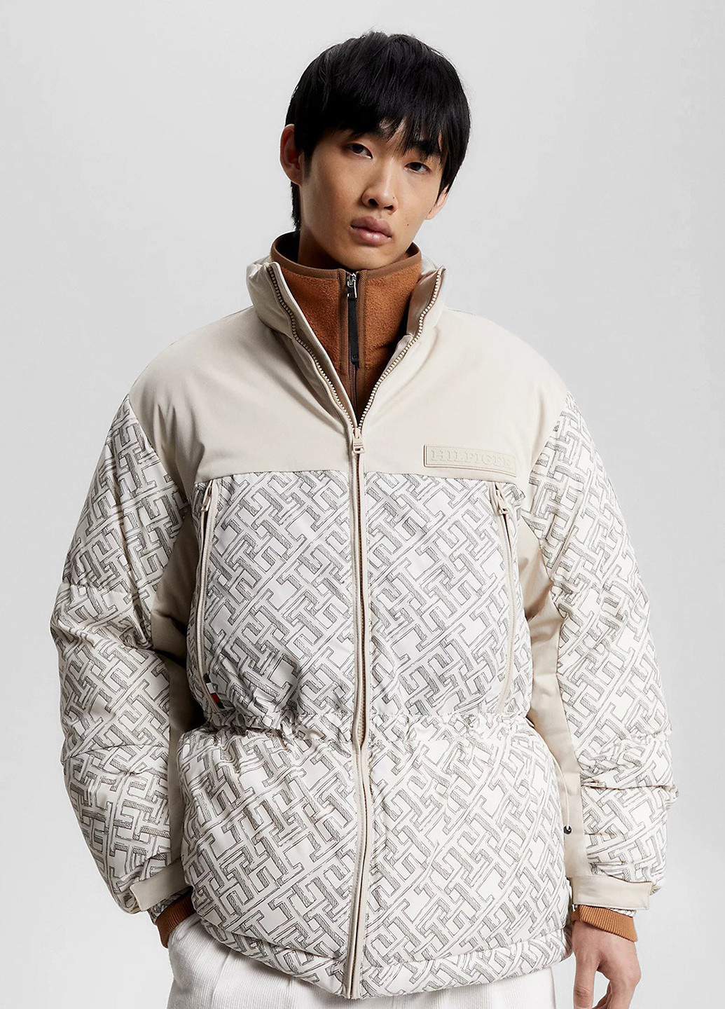 Молочная зимняя куртка Tommy Hilfiger