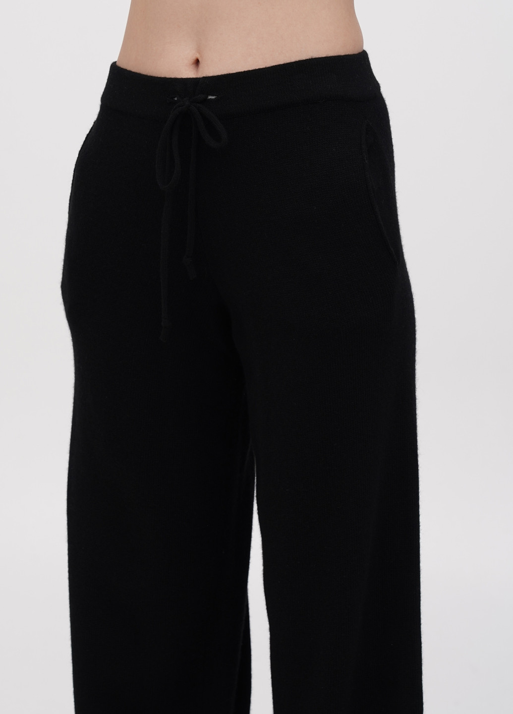 Черные кэжуал демисезонные прямые брюки STUDIO ID