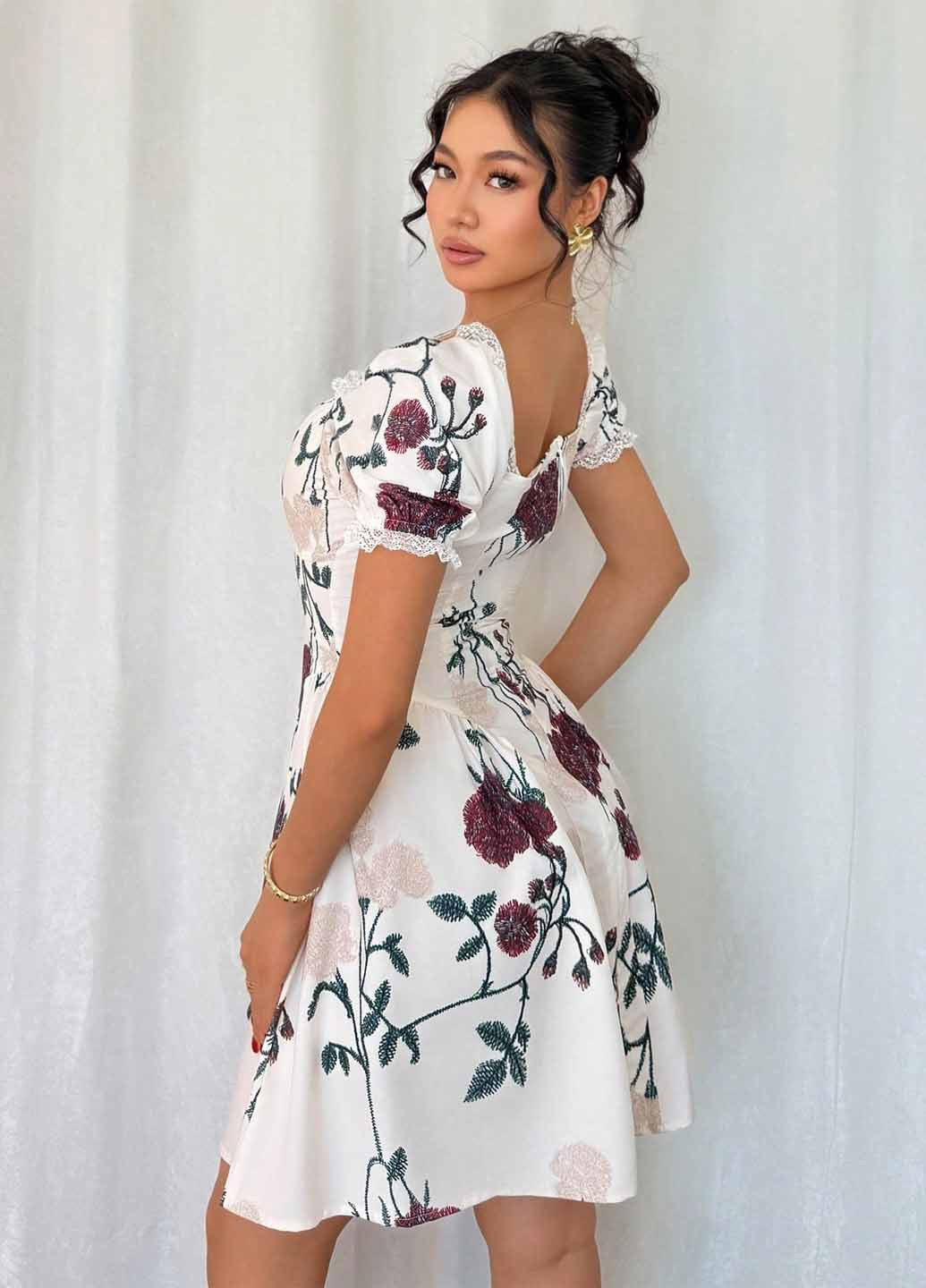 Белое кэжуал платье SHEIN с цветочным принтом