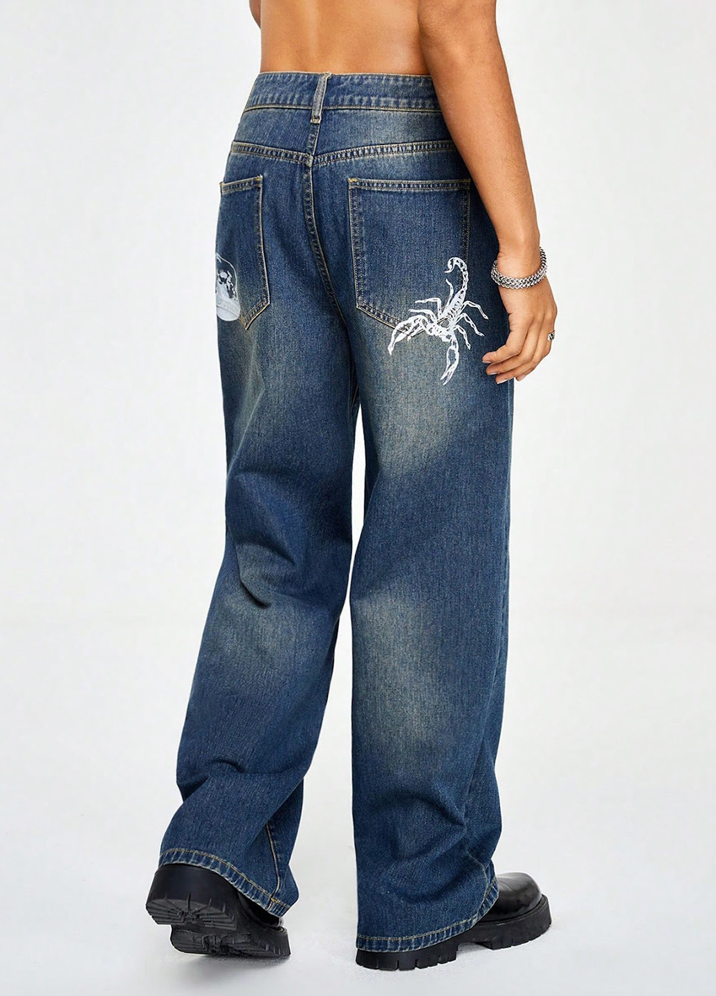 Синие демисезонные свободные джинсы SHEIN