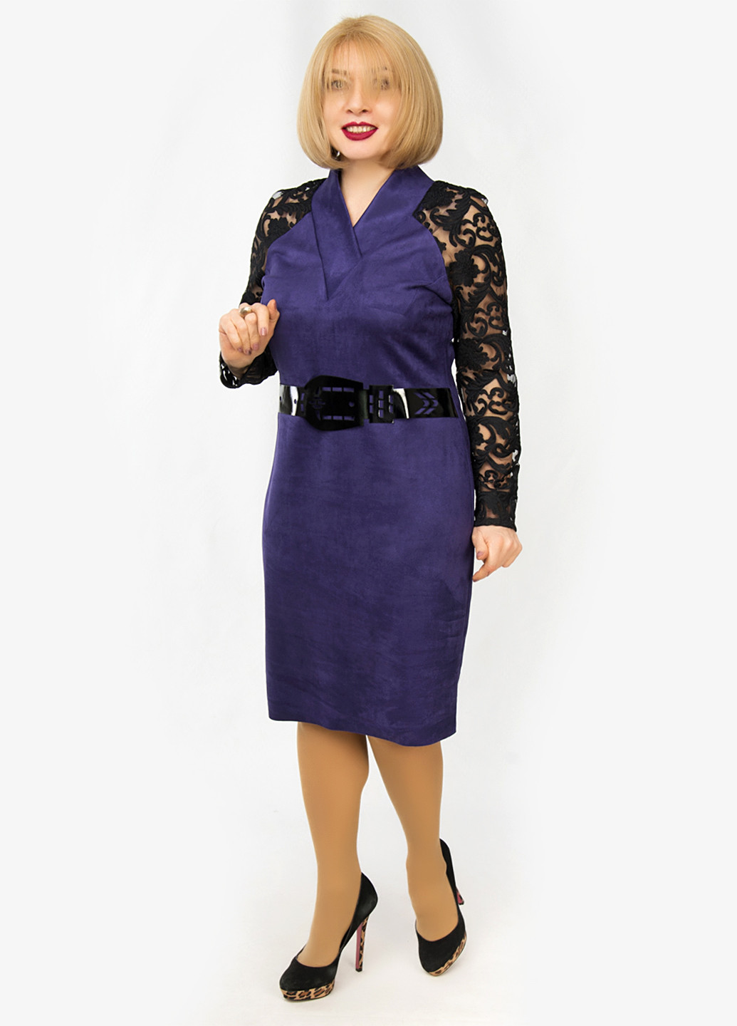 Фиолетовое деловое платье футляр LibeAmore однотонное