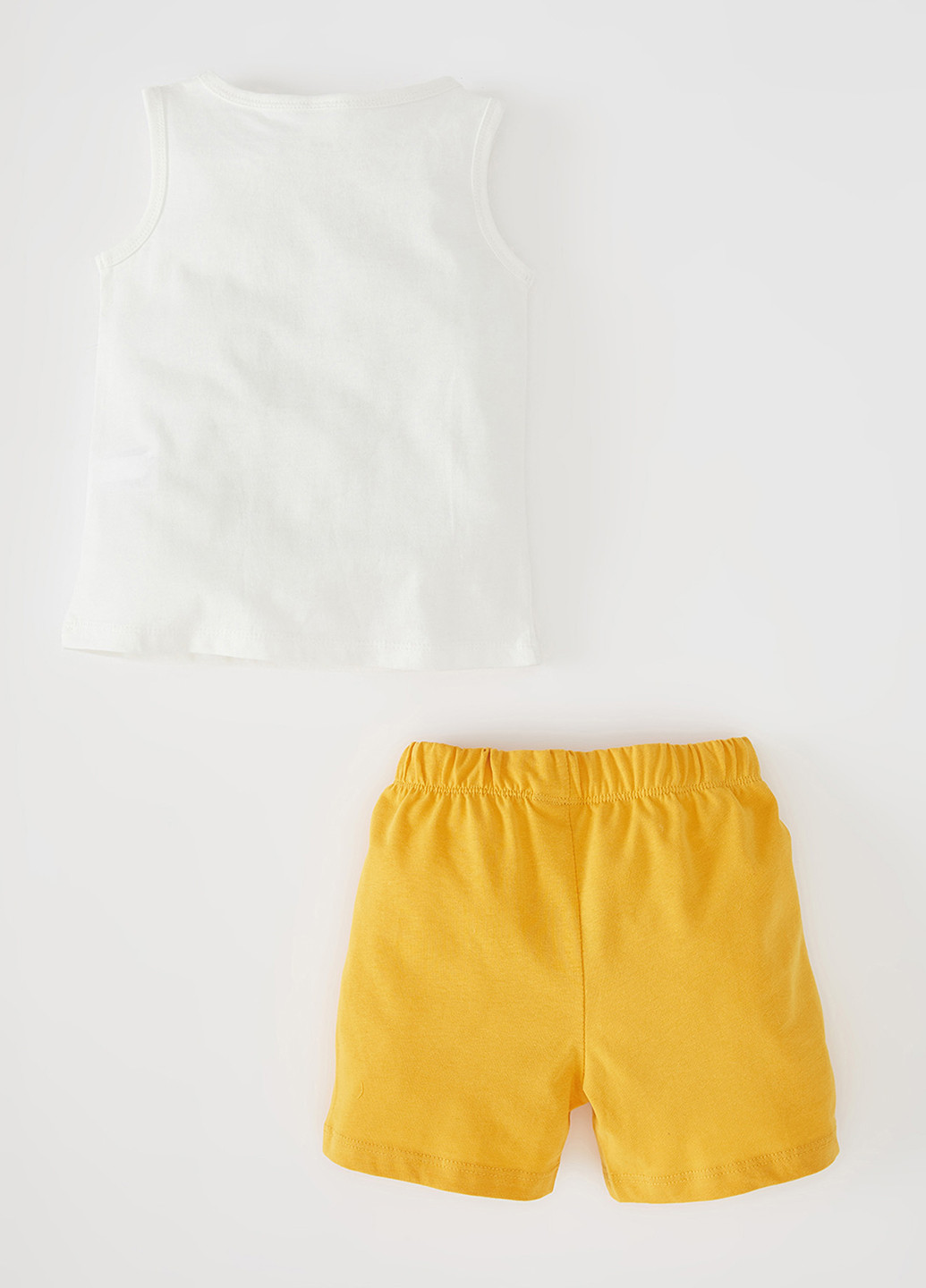 Горчичный летний комплект (футболка, шорты) DeFacto