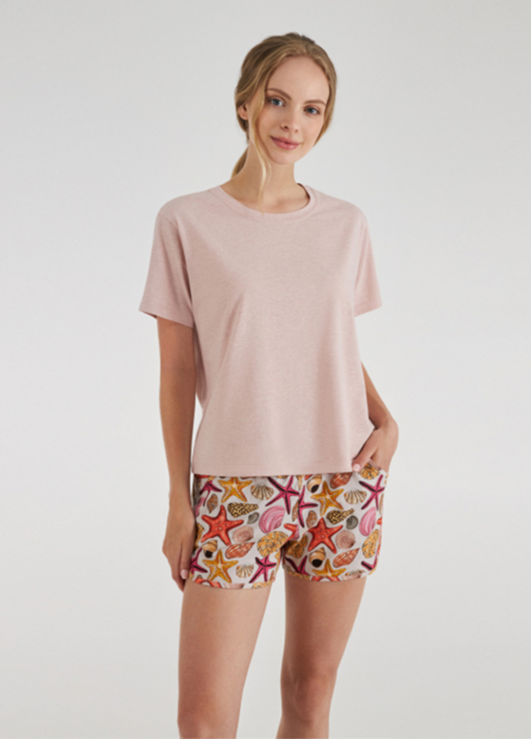 Бежевая всесезон пижама (футболка, шорты) футболка + шорты Ellen
