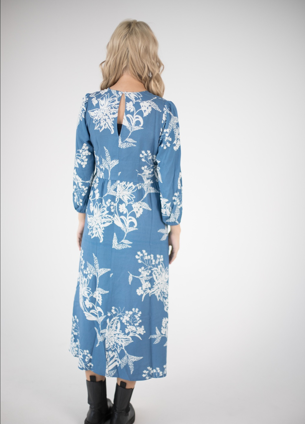 Блакитна кежуал сукня зі штапелю дзвін BeART з квітковим принтом