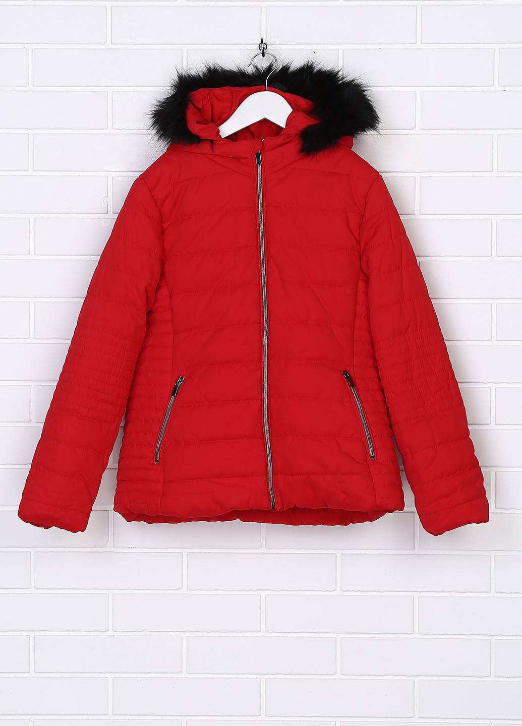 Красная зимняя куртка Kiabi