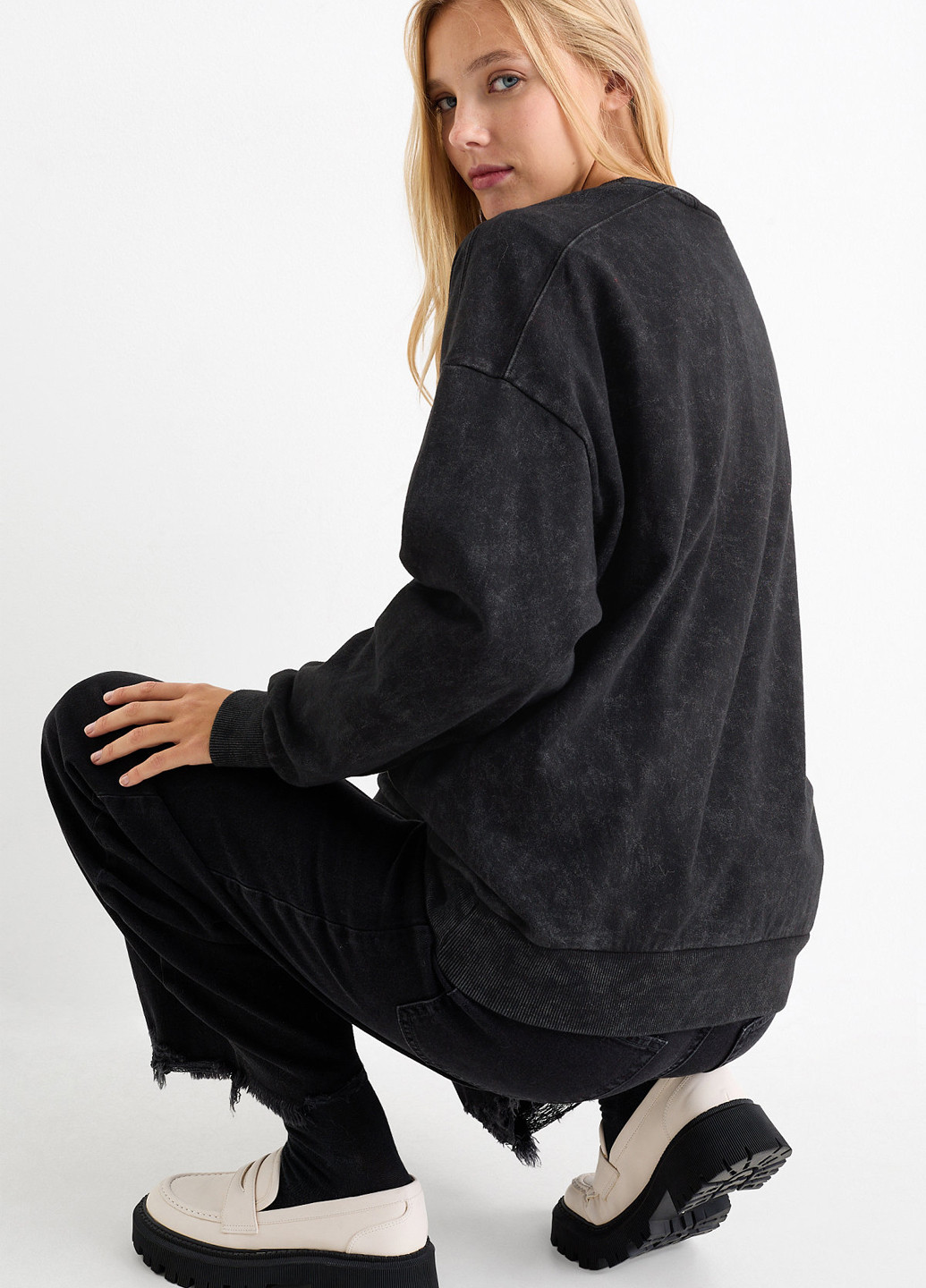 Чорний світшот C&A персонажі без декору (353086734)