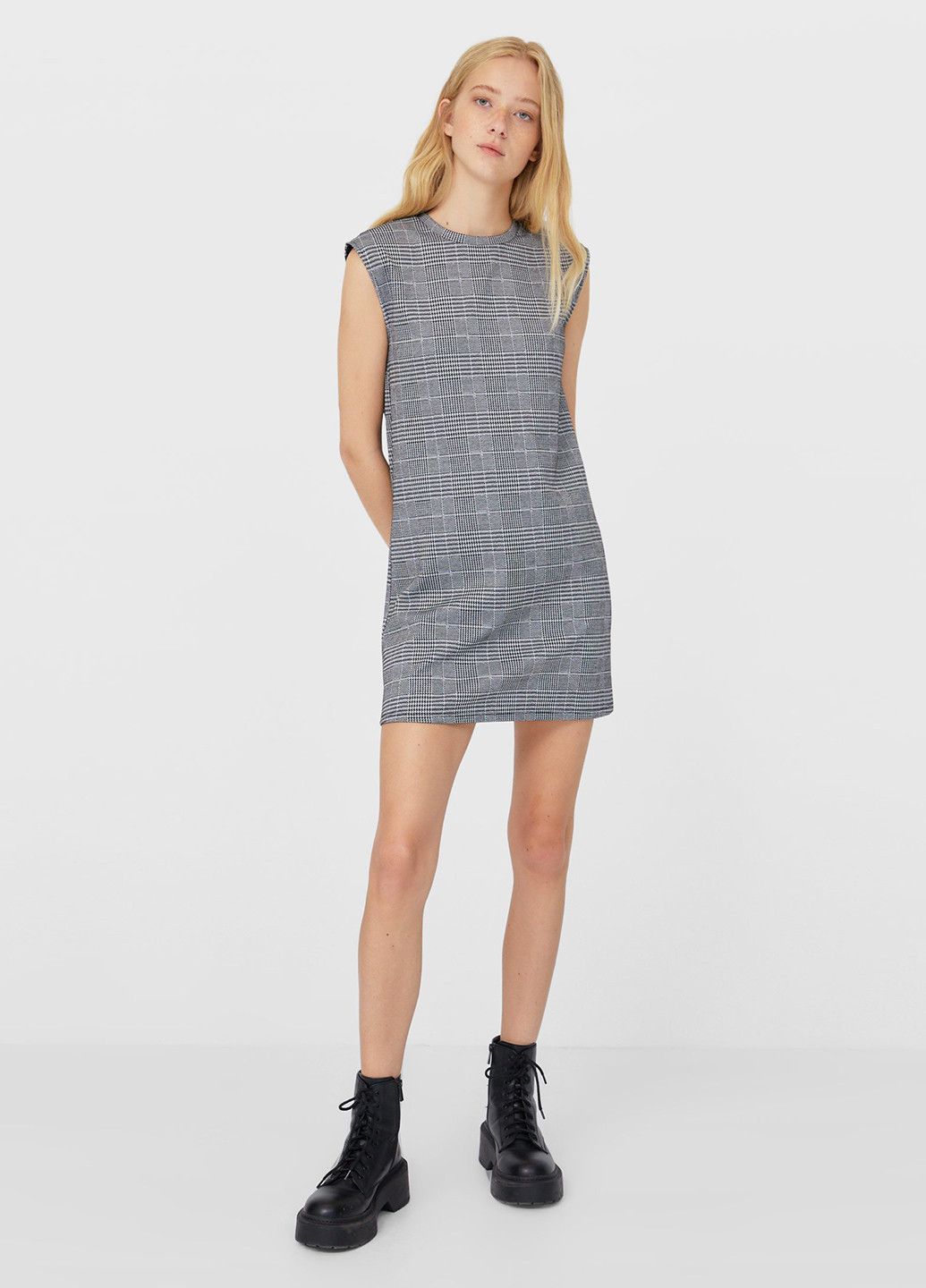Сіра кежуал сукня Stradivarius в клітинку