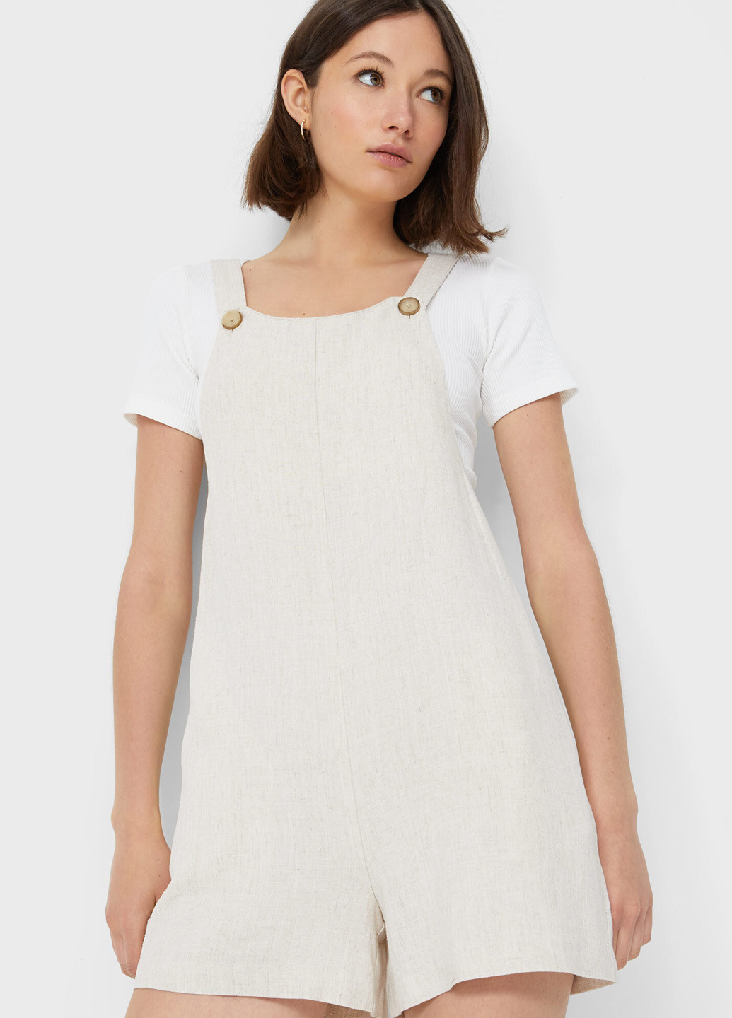 Комбінезон Stradivarius комбінезон-шорти однотонний світло-бежевий кежуал віскоза, льон