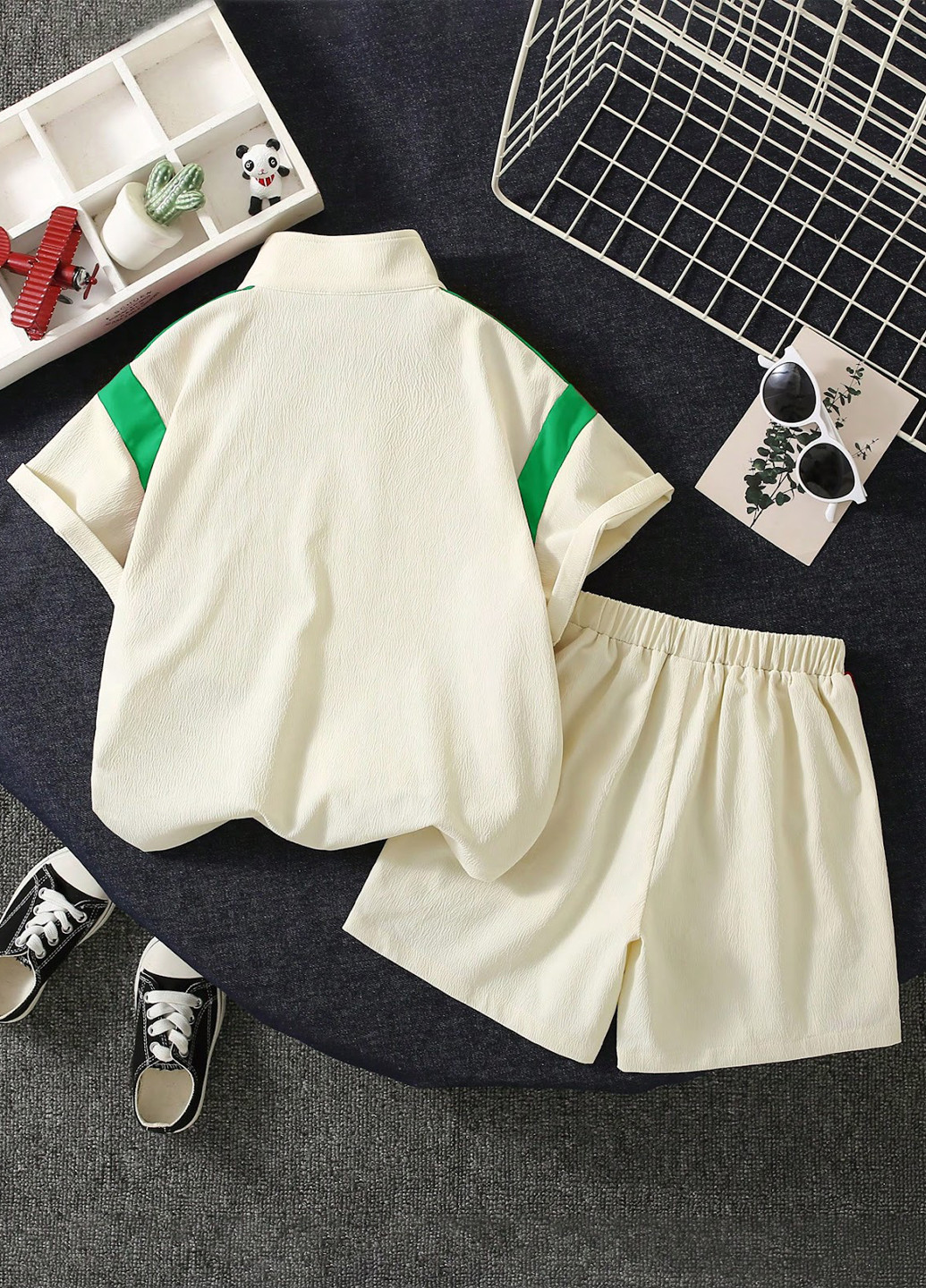 Молочный летний костюм (футболка, шорты) с шортами SHEIN
