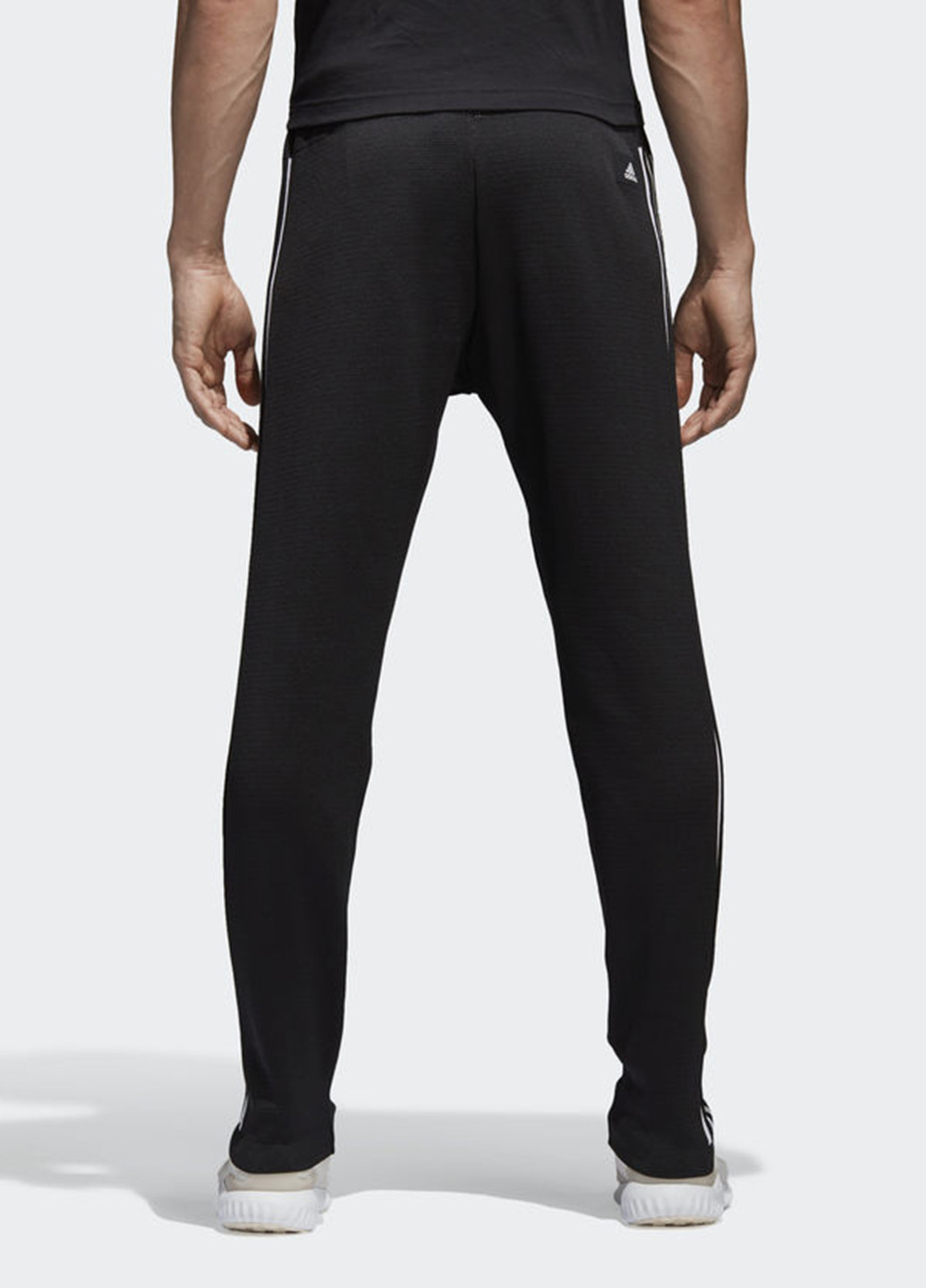 Черные кэжуал демисезонные зауженные брюки adidas