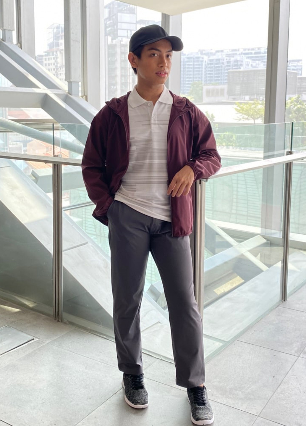 Белая футболка-поло для мужчин Uniqlo в полоску