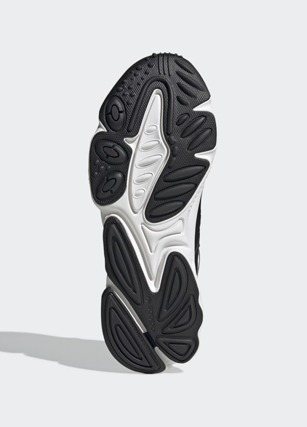 Черные всесезонные кроссовки adidas Ozweego