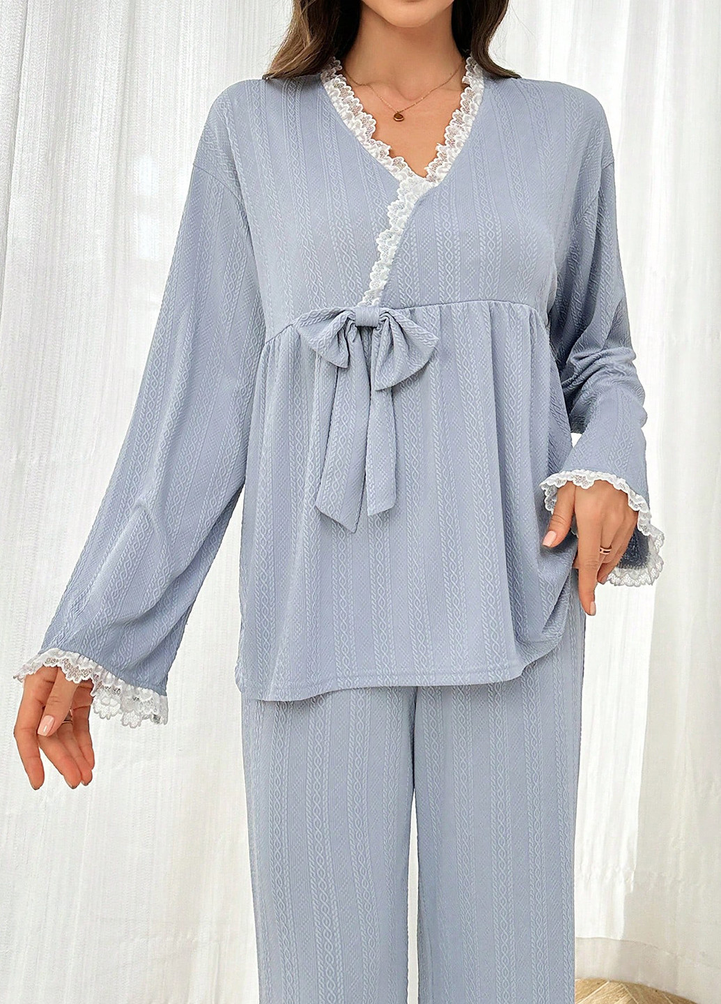 Світло-блакитна всесезон піжами (лонгслів, штани) лонгслів + брюки SHEIN