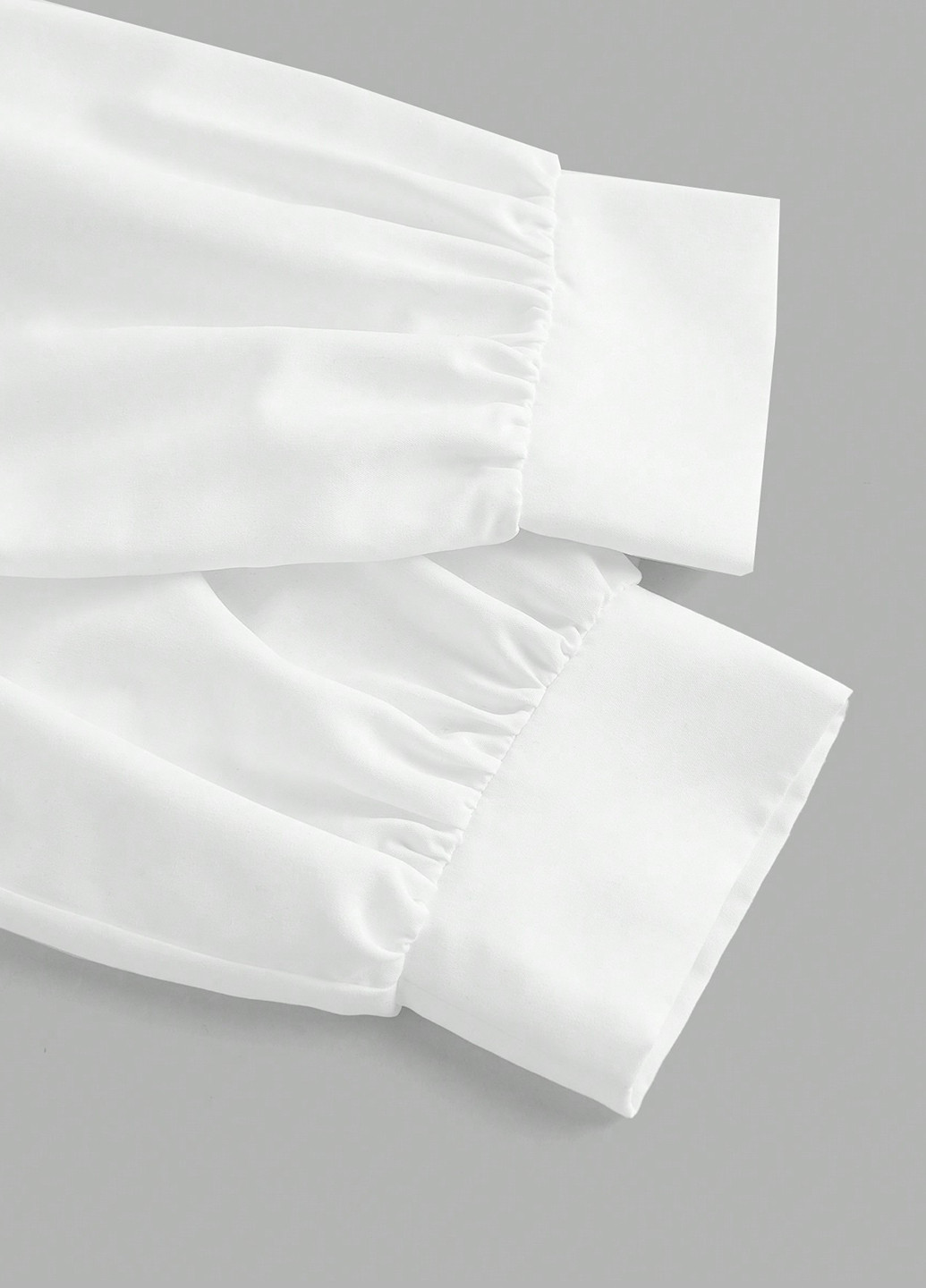 Біла блуза на запах SHEIN