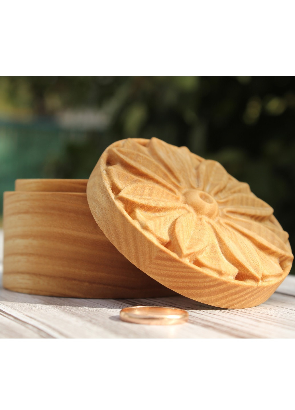 Дерев'яна шкатулка коробочка ручної роботи для кілець біжутерії та прикрас з 3D гравіруванням діаметр 55 мм (77256-Нов) Francesco Marconi (249984522)