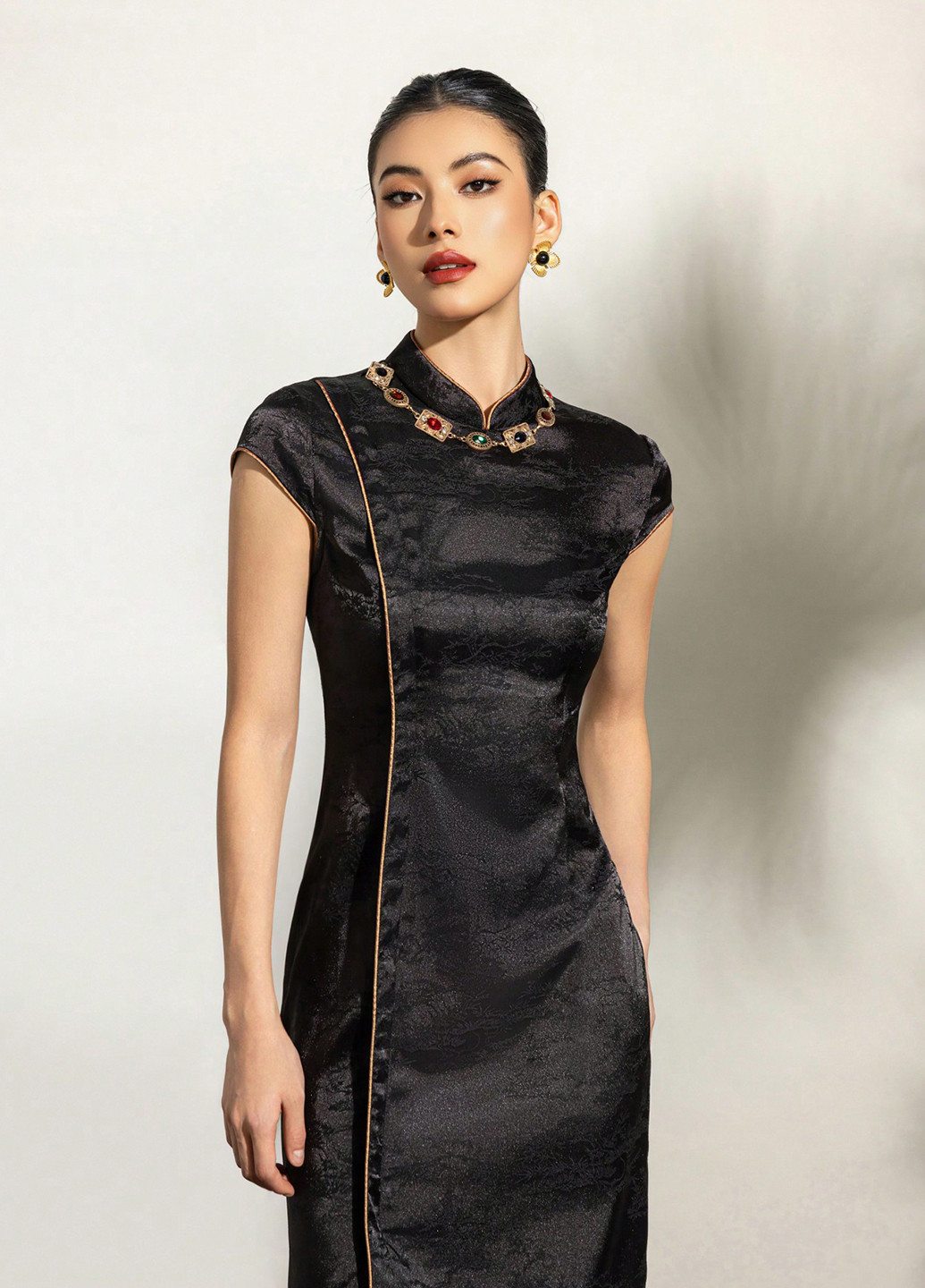 Черное кэжуал платье футляр SHEIN однотонное