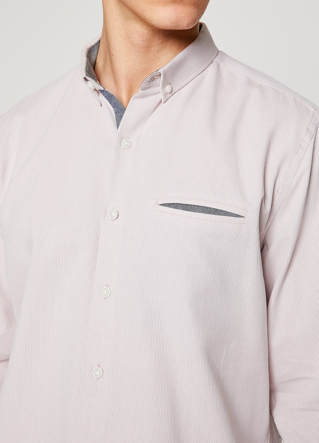 Светло-розовая кэжуал рубашка с геометрическим узором KOTON
