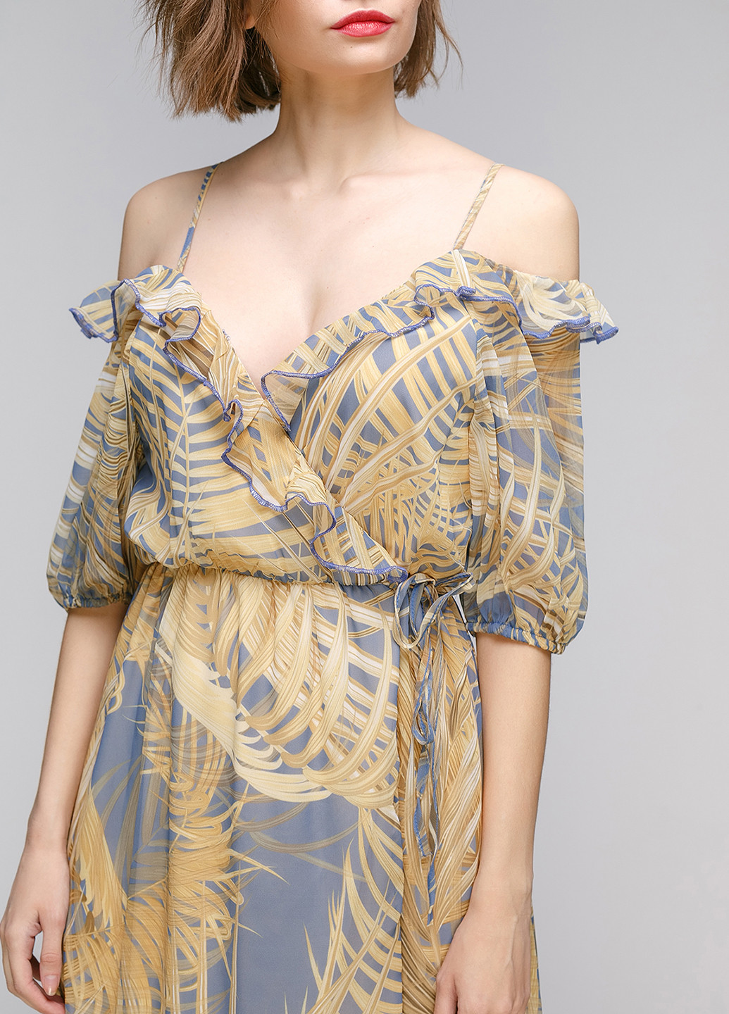 Оливкова вечірня сукня з відкритими плечима Babylon з абстрактним візерунком