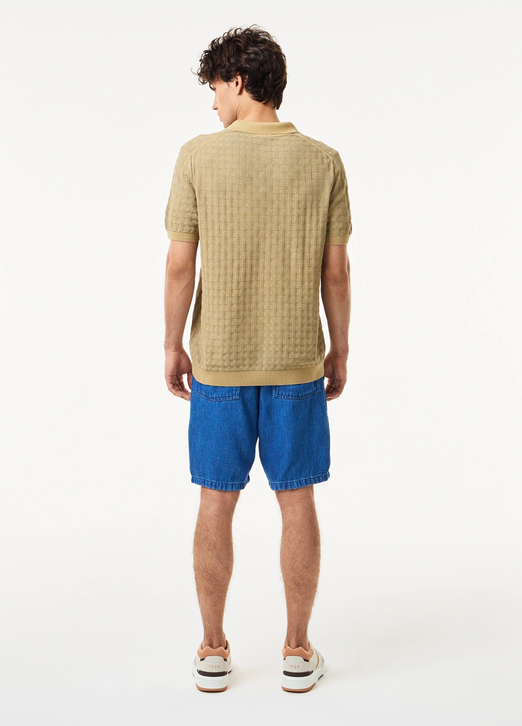 Бежевая футболка-поло для мужчин Lacoste с геометрическим узором