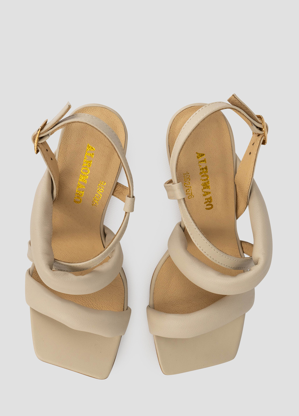Бежевые босоножки Alromaro с ремешком