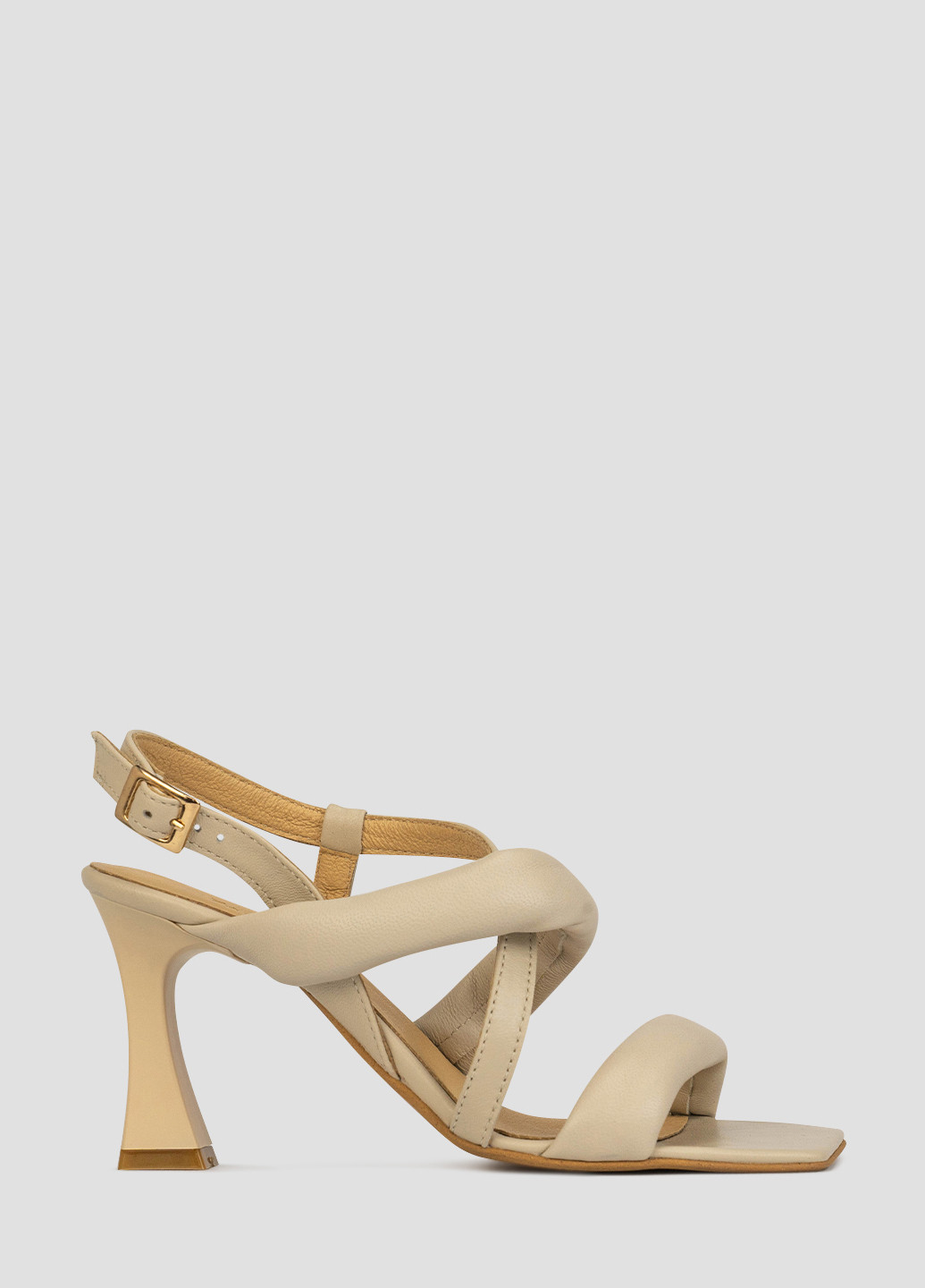 Бежевые босоножки Alromaro с ремешком