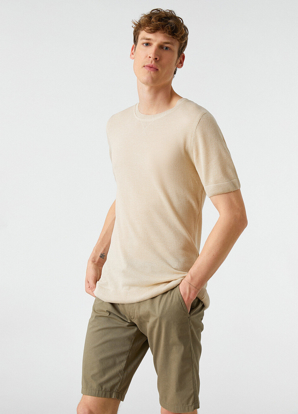 Светло-бежевая летняя футболка KOTON