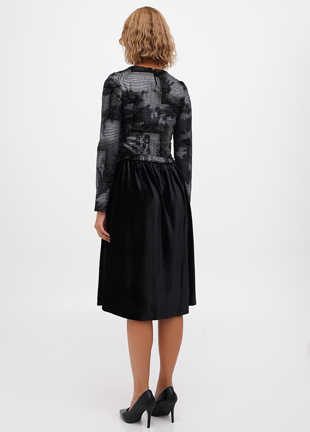 Чорна кежуал сукня а-силует Sassofono з геометричним візерунком
